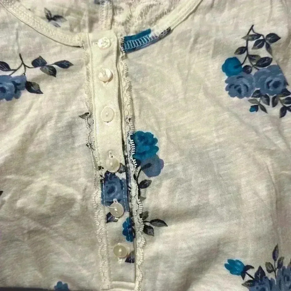 Decree Floral and Cream Long Sleeve - Picture 9 of 9